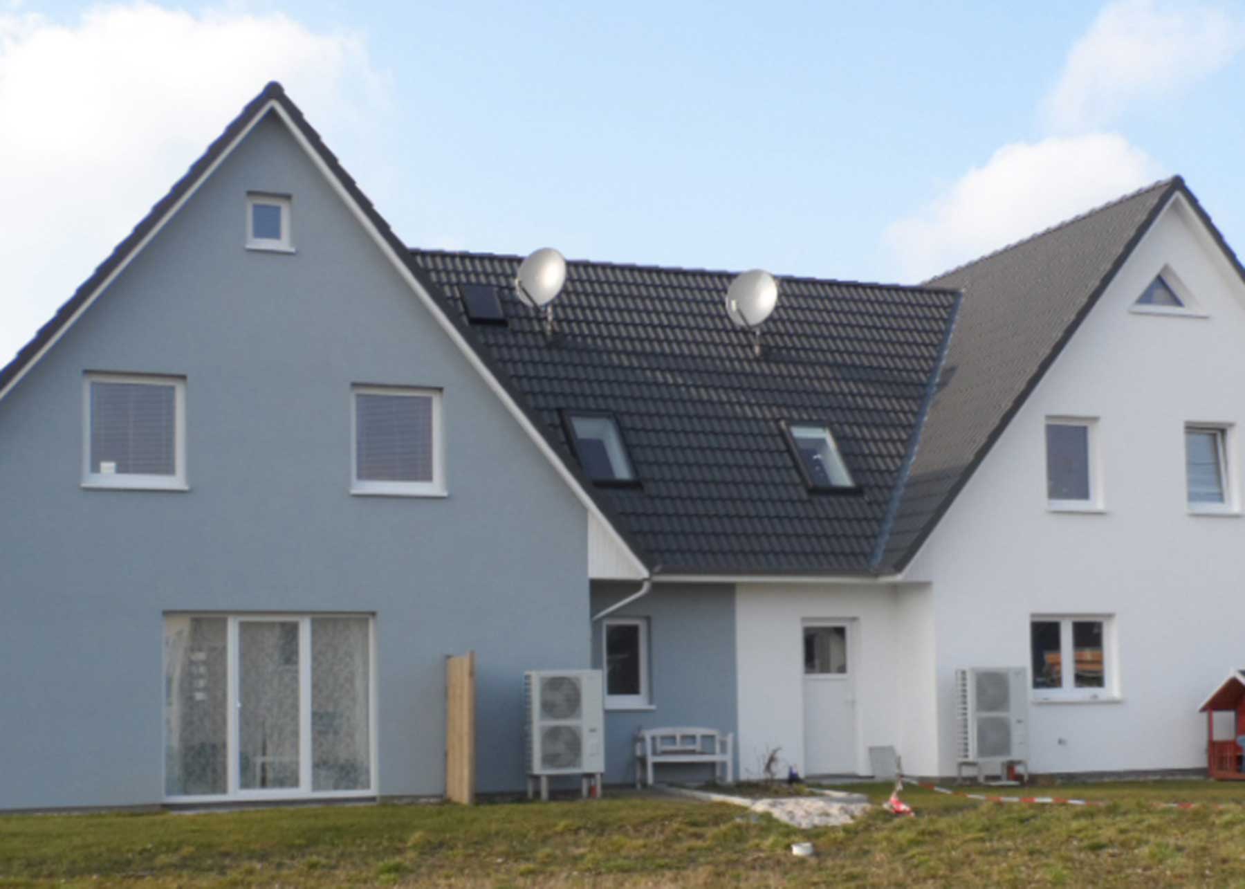 Foto von einem Doppelhaus von FIKO-Hausbau